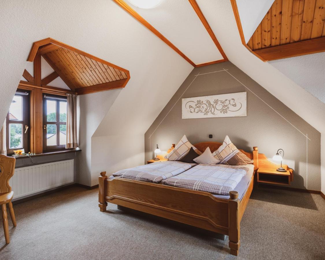 Fremden- Und Monteurzimmer "Zum Ochsen" Flieden 外观 照片